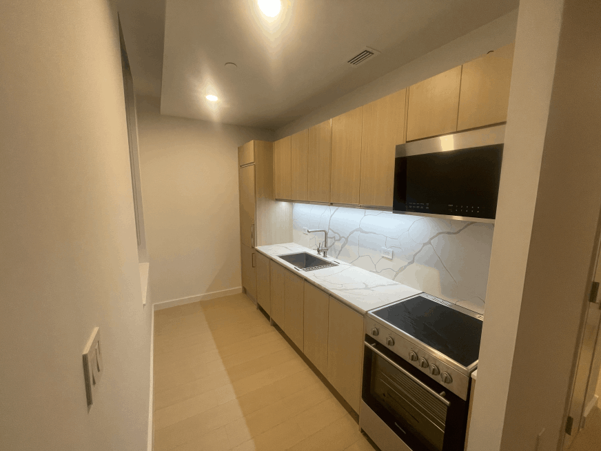 THESQUARE.NYC residential project photograph 2